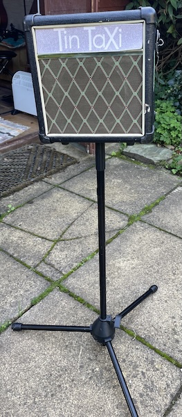 Busking amp on mic stand